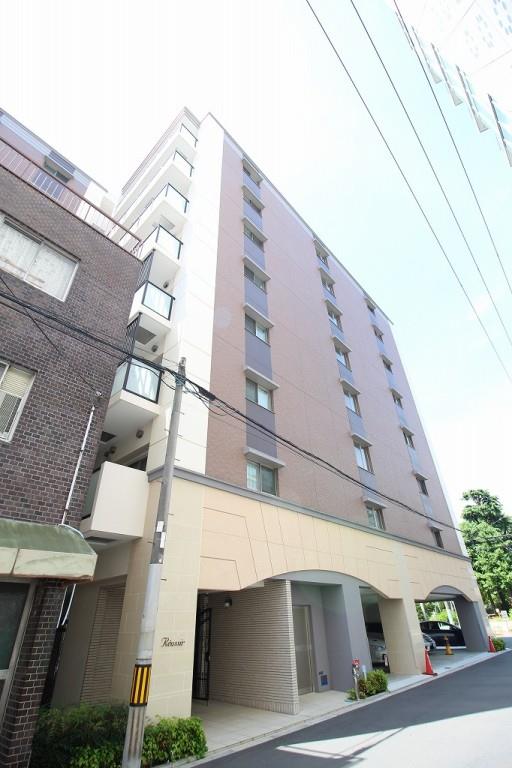 建物外観　鉄筋コンクリート造りです