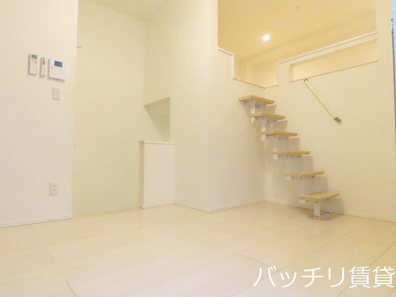 居室・リビング　同型タイプの為、現状を優先致します。