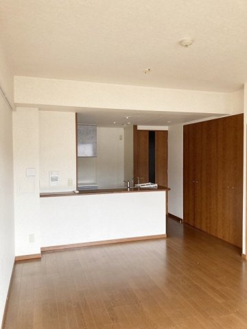 居室・リビング　床暖房付きのリビング(^^♪