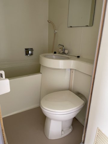 トイレ　3点ユニットバス