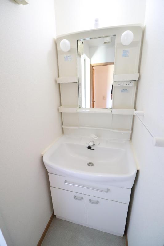 洗面設備　1　独立洗面台