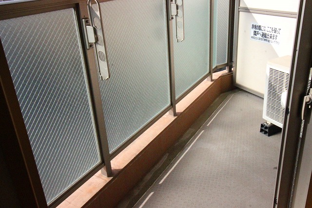 バルコニー　同物件別部屋