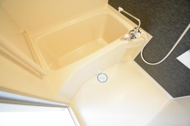 バス・シャワールーム　綺麗なお風呂ですね。