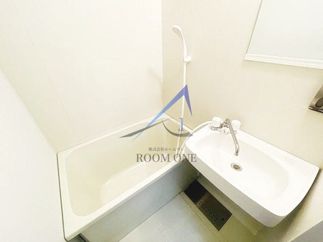 バス・シャワールーム　お風呂です。