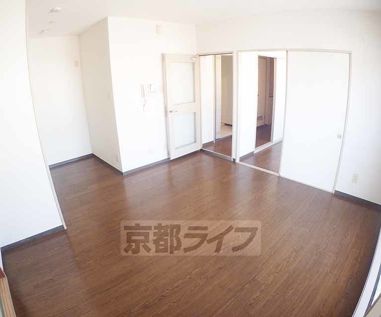 居室・リビング　広々としたお部屋です