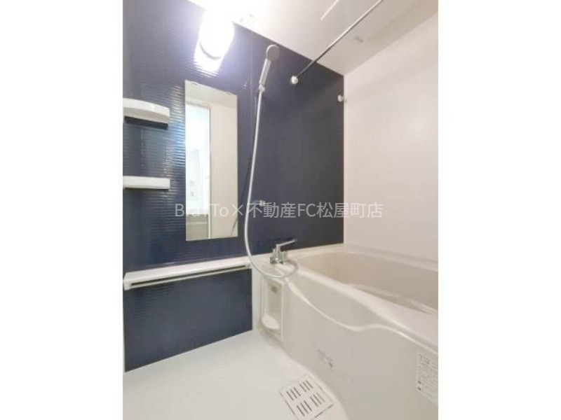 バス・シャワールーム　バス（浴室乾燥機付き）