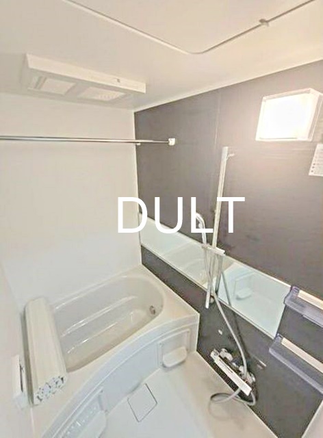 バス・シャワールーム　バスルームです。