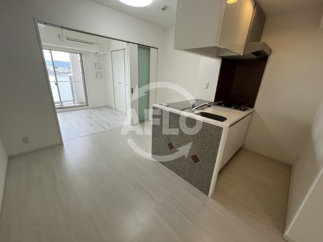 居室・リビング　パラゴン小路　リビング