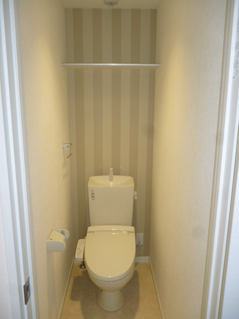 トイレ　温水洗浄便座付き♪