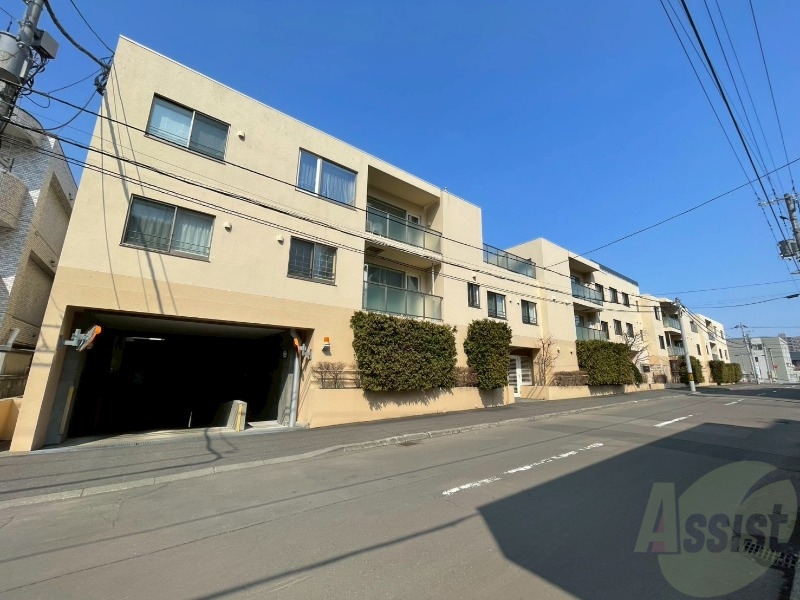 建物外観　「ブリリア中央図書館前　ＴＷＩＮ　ＰＡＴＩＯ」