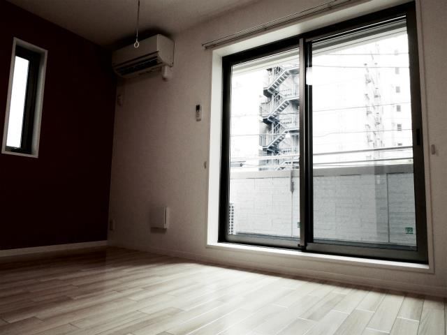 居室・リビング　南西向きのお部屋です