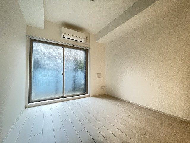 居室・リビング　同物件別部屋