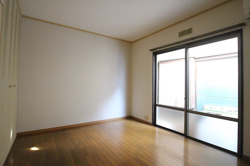 居室・リビング　6帖の洋室です。