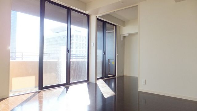 その他部屋・スペース　明るいリビングスペース