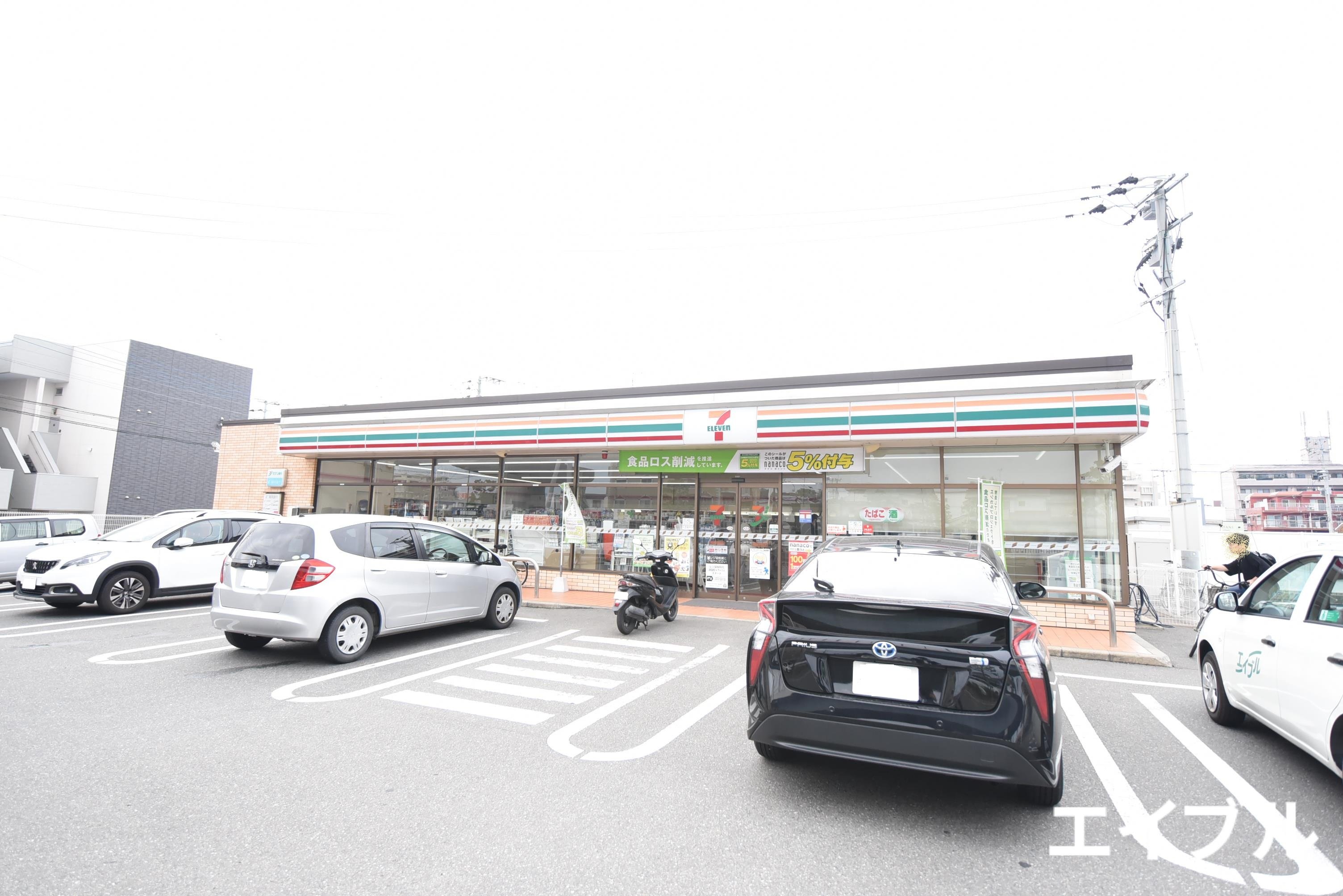 コンビニ　セブンイレブン福岡横手南町店（コンビニ）まで583m