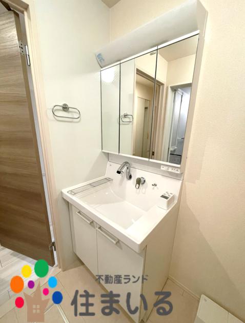 洗面設備　※写真は同型タイプとなります