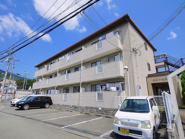 建物外観　落ち着いた雰囲気の外観です
