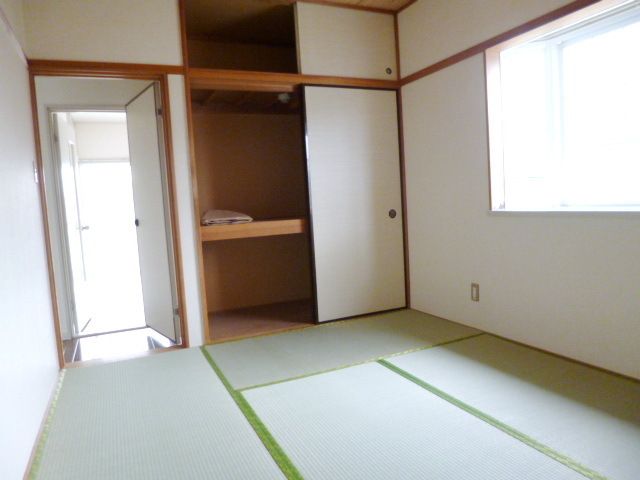 その他部屋・スペース　★和室内に天袋付収納★