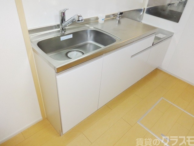 キッチン　調理スペースも広く快適にお使いいただけそうです♪