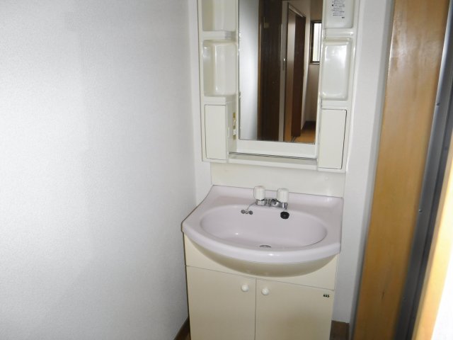 洗面設備　他のお部屋の参考写真となります。