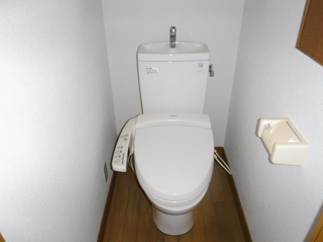 トイレ　他のお部屋の参考写真となります。