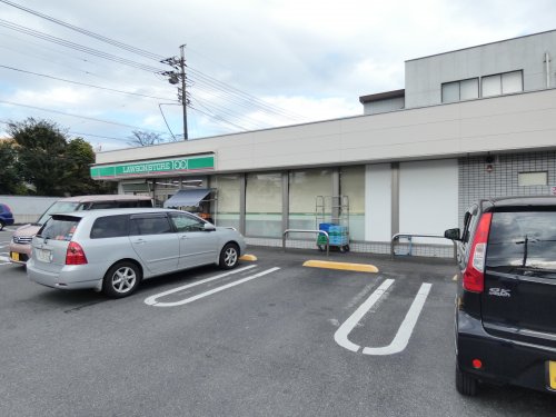 コンビニ　ローソンストア100　福生本町店（コンビニ）まで181m