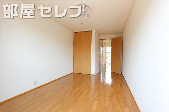 居室・リビング　きれいなお部屋で落ち着きますね。