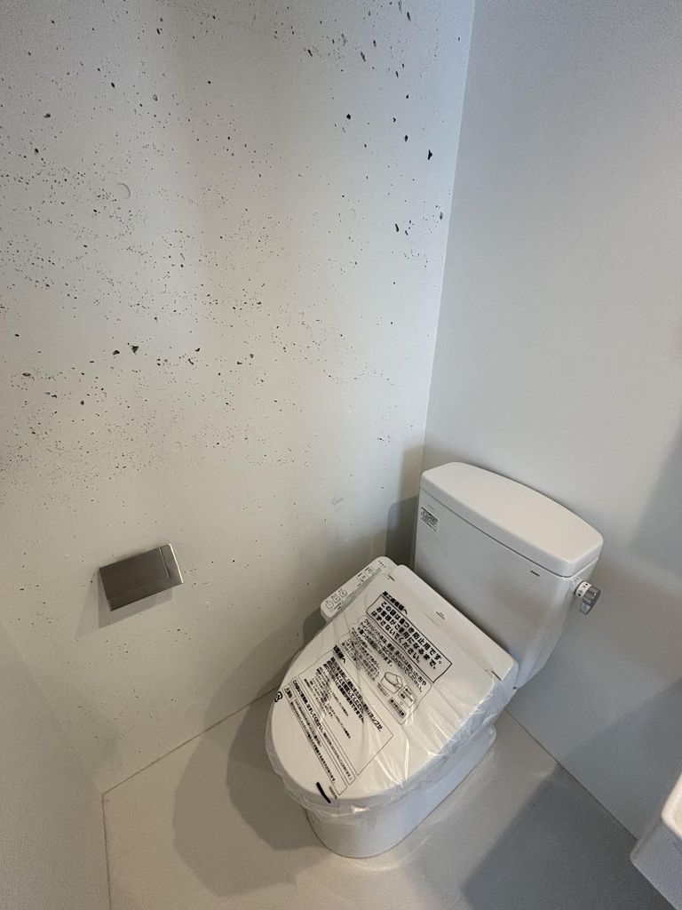 トイレ　※別部屋の参考写真です。