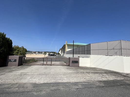 中学校　たつの市立中学校龍野西中学校（中学校）まで1385m