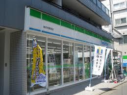 コンビニ　ファミリーマート幡ヶ谷三丁目店（コンビニ）まで122m