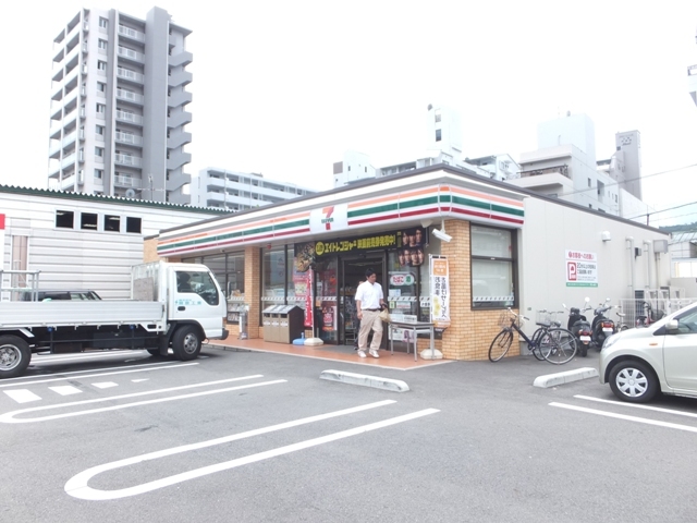 その他　セブンイレブン広島三篠３丁目店（その他）まで371m