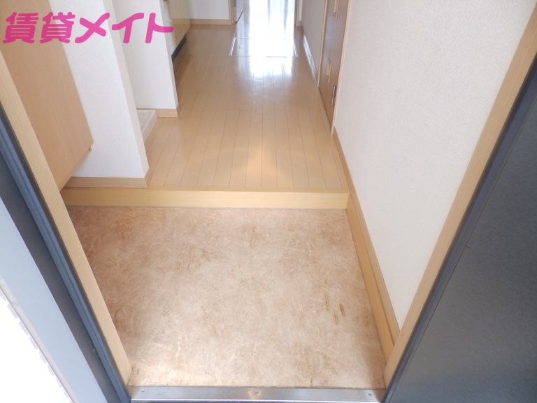 玄関　別部屋同型タイプです。