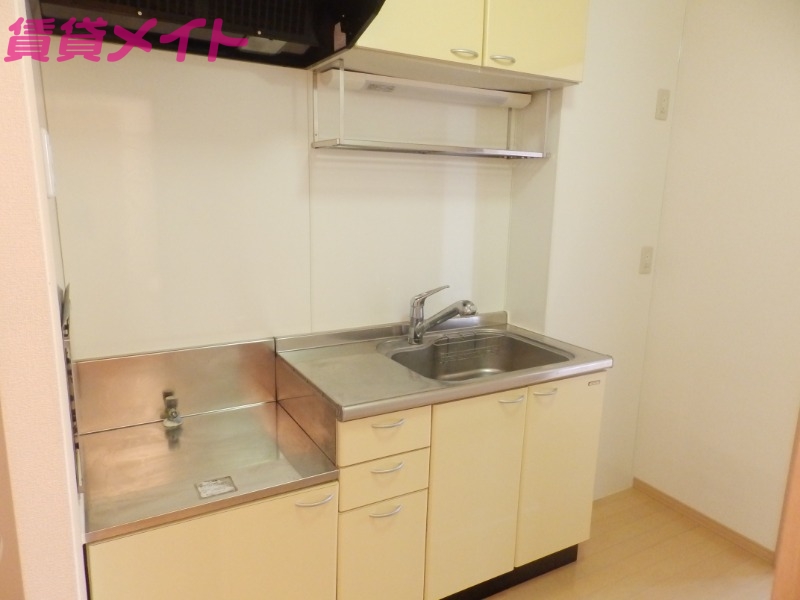 キッチン　別部屋同型タイプです。