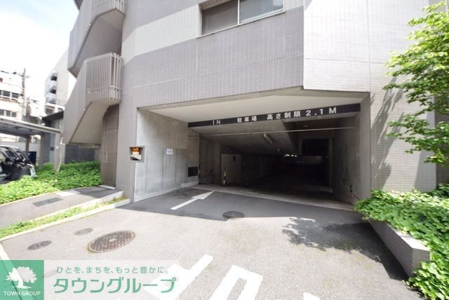 駐車場　敷地内駐車場