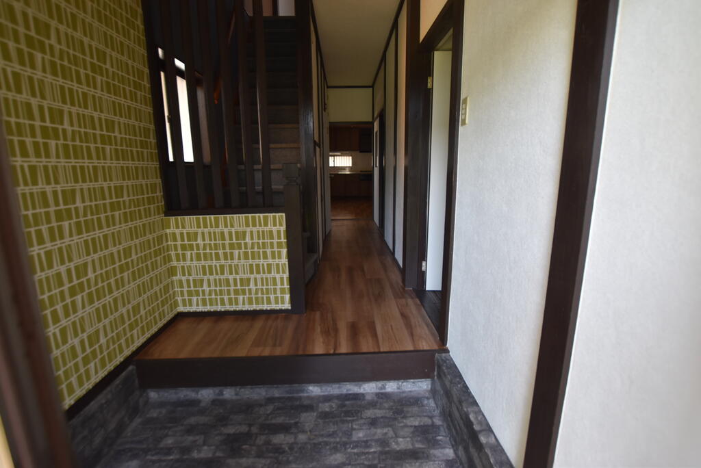 玉手町戸建の玄関写真
