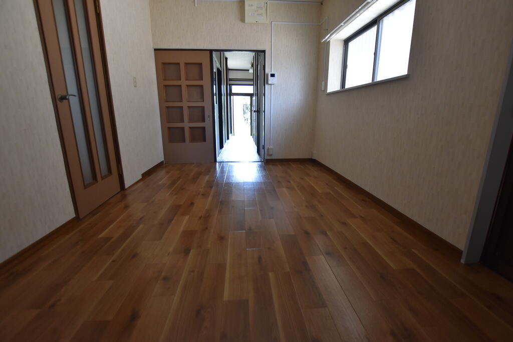 玉手町戸建の居間写真