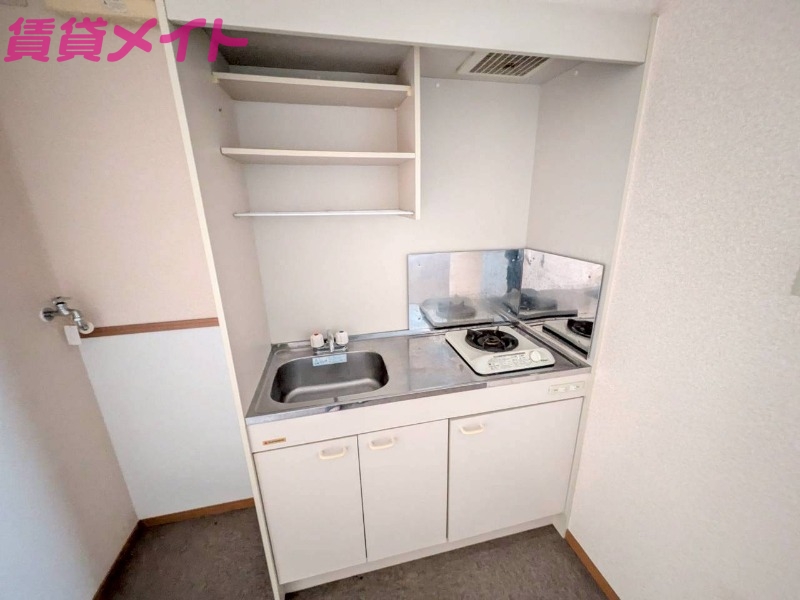 キッチン　別部屋参考写真です