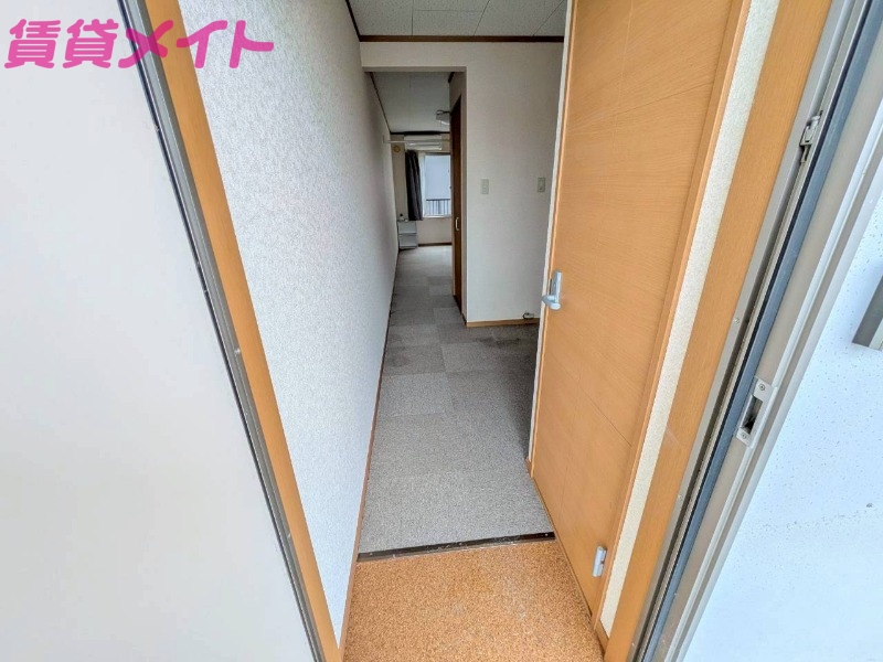 玄関　別部屋参考写真です