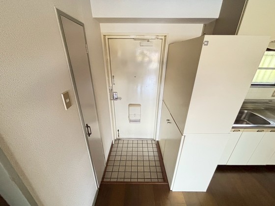玄関　※別部屋のお写真となります。