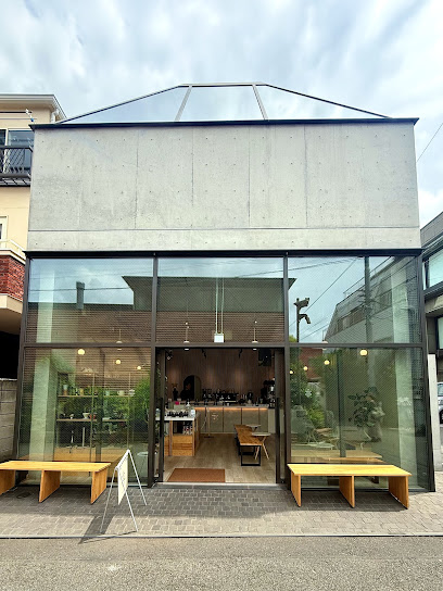 飲食店　TAOCA COFFEE(タオカ コーヒー) 南青山店（飲食店）まで296m