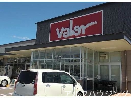 スーパー　バロー川合店（スーパー）まで785m
