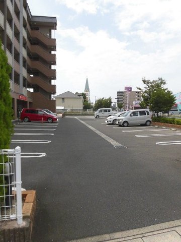 駐車場　駐車スペースもあります