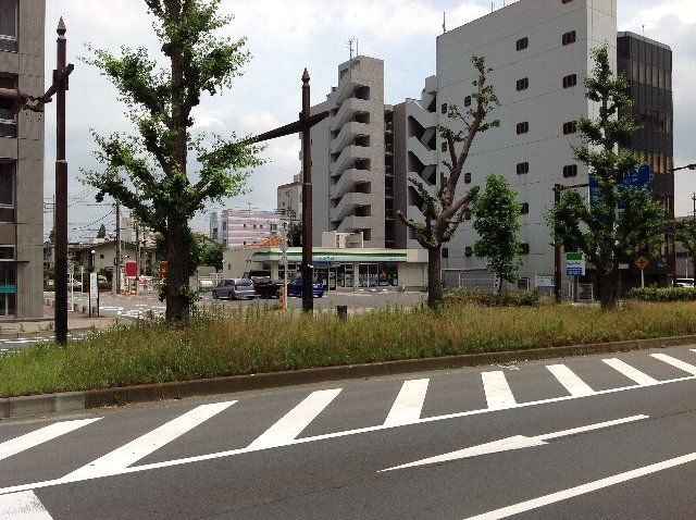 コンビニ　ファミリーマート千葉本町二丁目店（コンビニ）まで316m