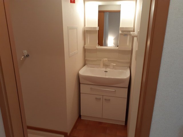 洗面設備　使いやすい洗面所です