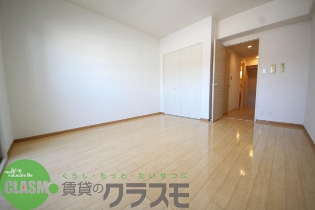 その他部屋・スペース　落ち着いた色調の寝室です