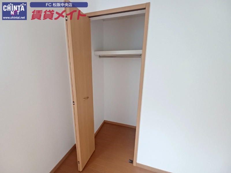 収納　別部屋反転参考写真です