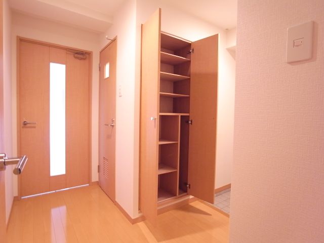 玄関　下駄箱