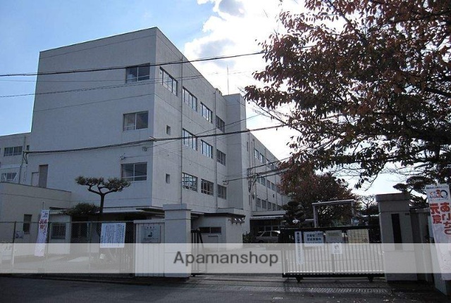小学校　真上小学校（小学校）まで400m