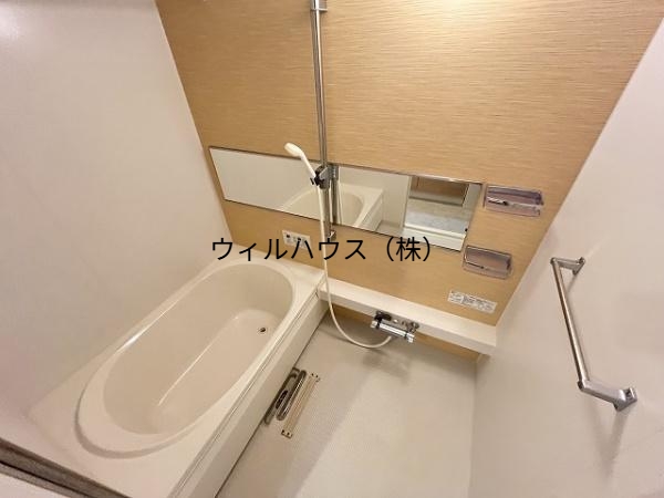 バス・シャワールーム　追い焚き機能付き広々バスルーム！