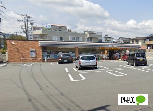 コンビニ　セブンイレブン富士宮朝日町店（コンビニ）まで567m